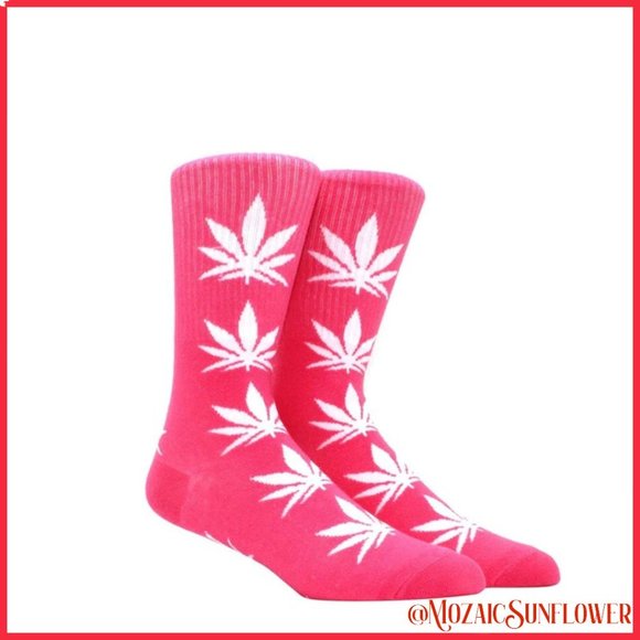 3 for $20 PLANT LIFE LEAF PINK AND WHITE LEAF CREW SOCKS NWT - Picture 2 of 5